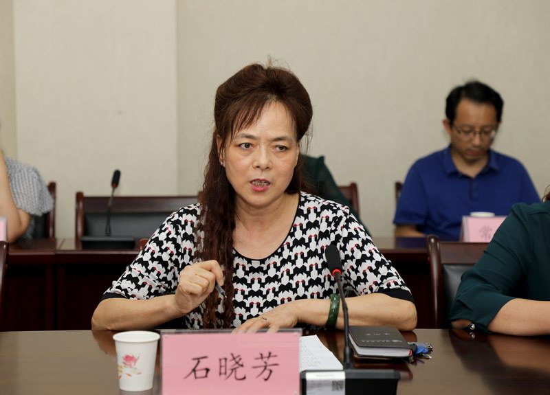 4、黨政辦主任石曉芳宣讀習總書記教師節(jié)重要講話.JPG 4、黨政辦主任石曉芳宣讀習總書記教師節(jié)重要講話.JPG